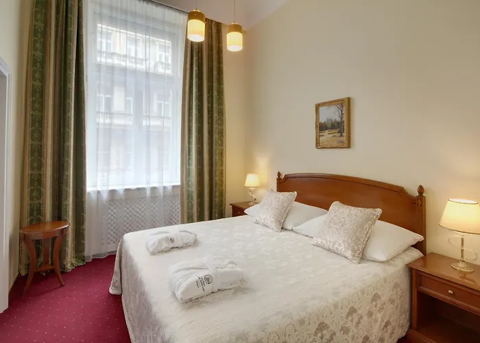 Boutique Seven Days Hotel