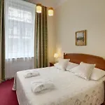 Boutique Seven Days Hotel