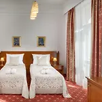 Boutique Seven Days Hotel 4*