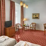Boutique Seven Days 4*