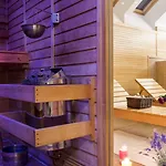 Boutique Seven Days Hotel 4*