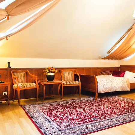 Boutique Seven Days 4*