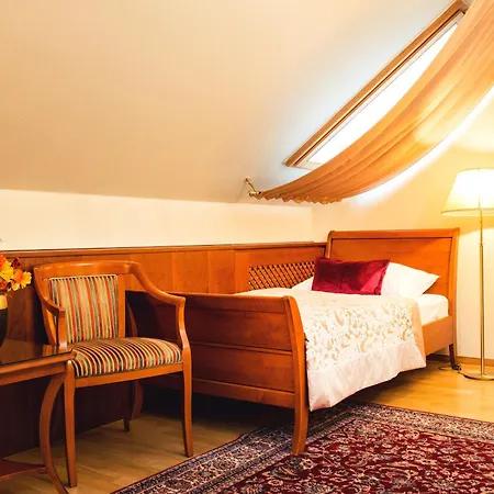 Boutique Seven Days 4*