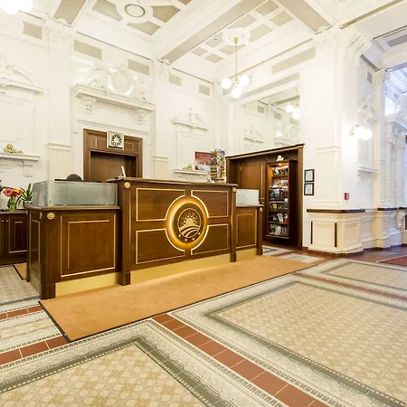 Boutique Seven Days 4*