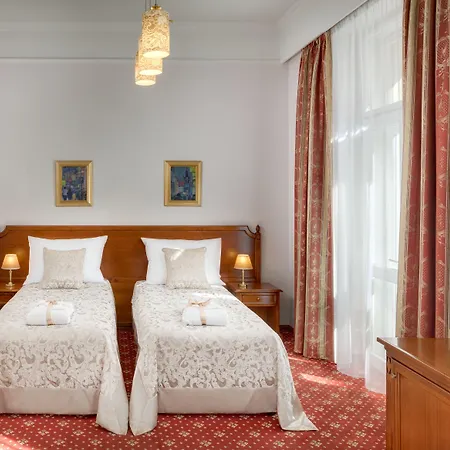 Boutique Seven Days מלון 4*