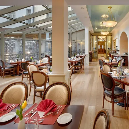 Boutique Seven Days Hotel