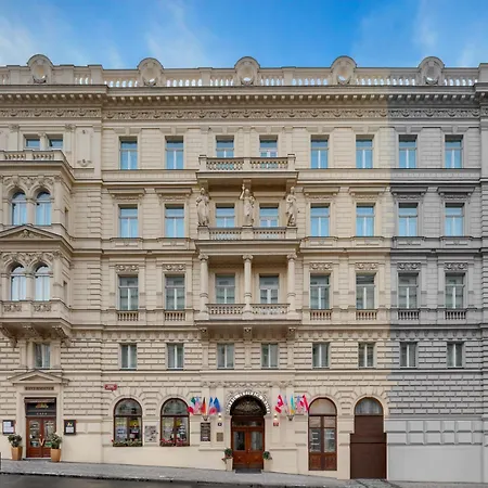 Boutique Seven Days Hotel 4*