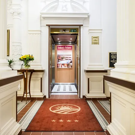 Boutique Seven Days Hotel