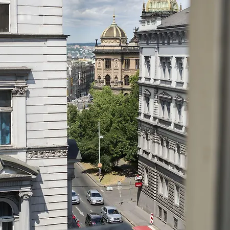 Boutique Seven Days Hotel