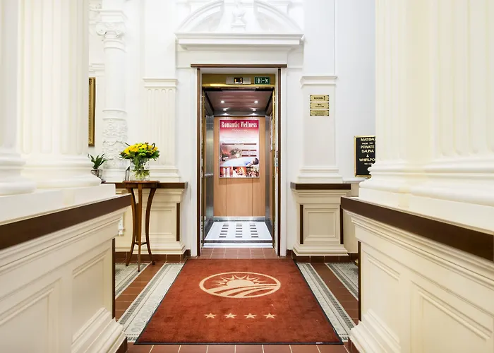 Boutique Seven Days Hotel